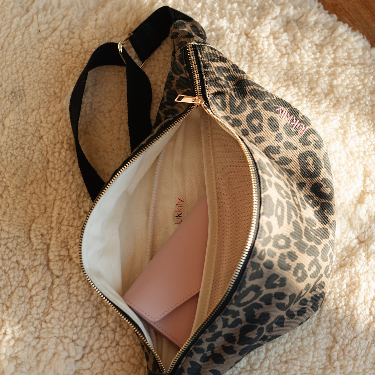 Lukkily große Crossbody Bag
