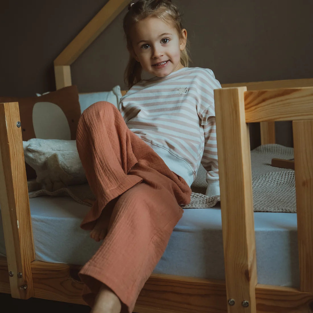 Lille Havn weite Sommerhose mit Paperbagbund dusty terracotta