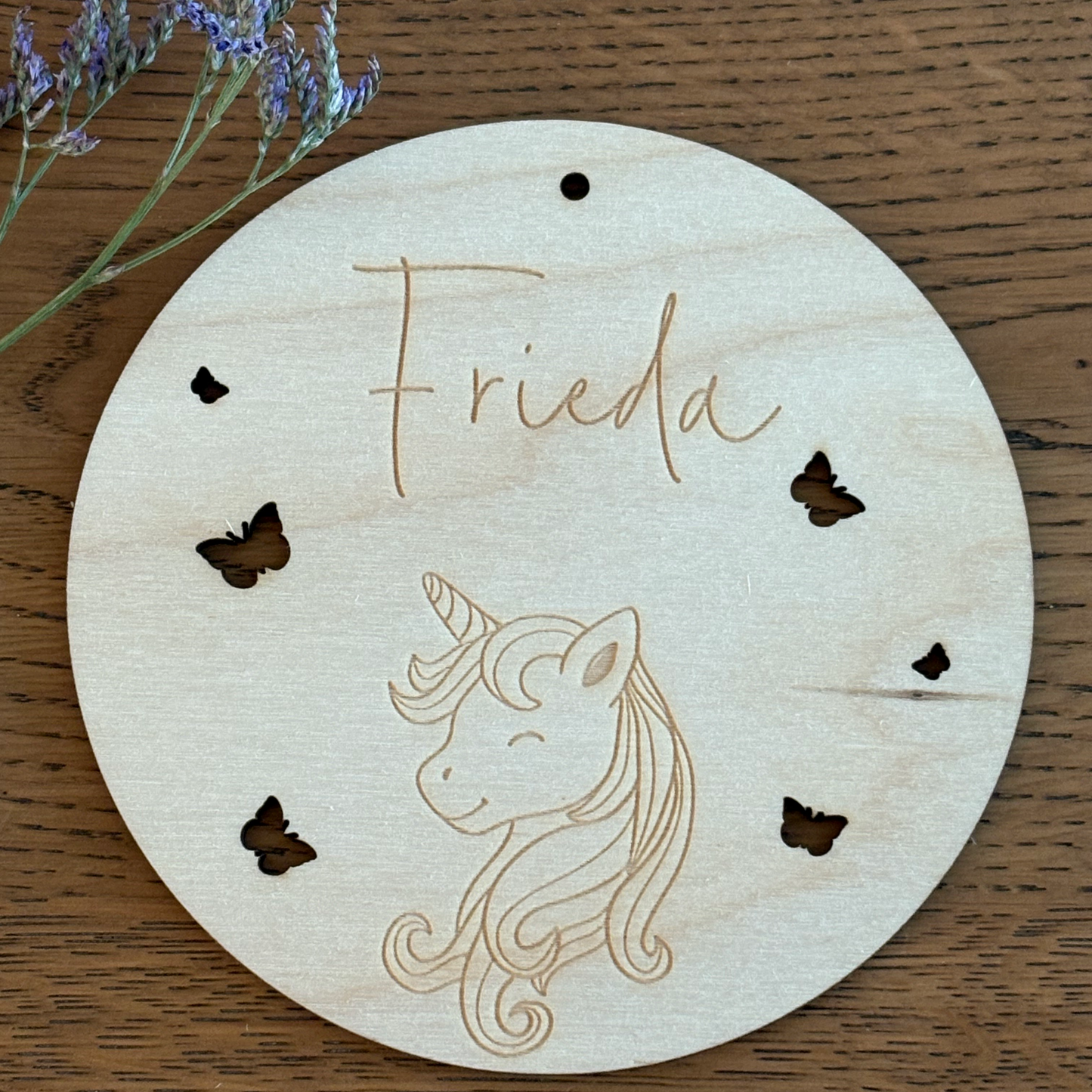 Individuelles Namensschild "Einhorn" aus Holz gelasert