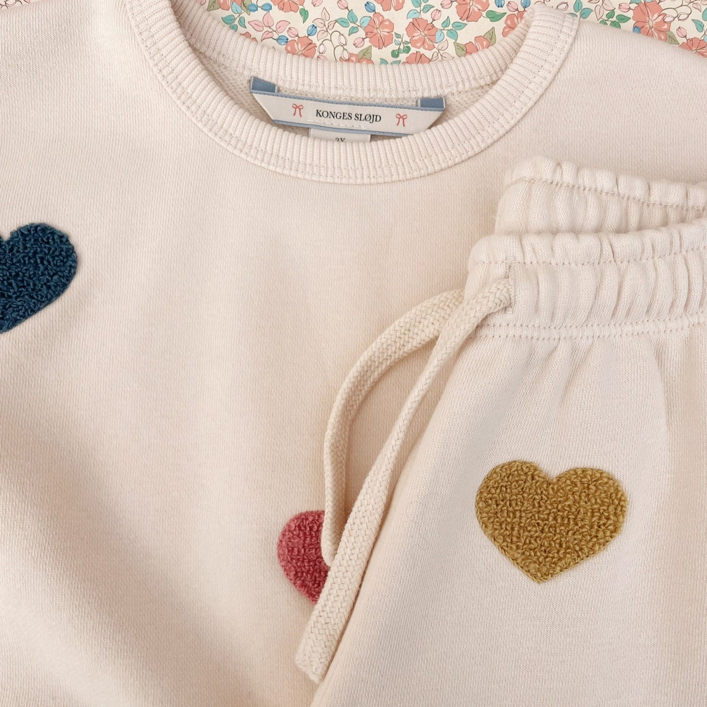 Konges Slojd Sweatshirt " MULTI HEART"