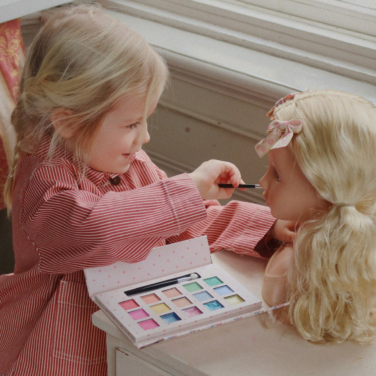 Konges Slojd Lili Make Up Salon