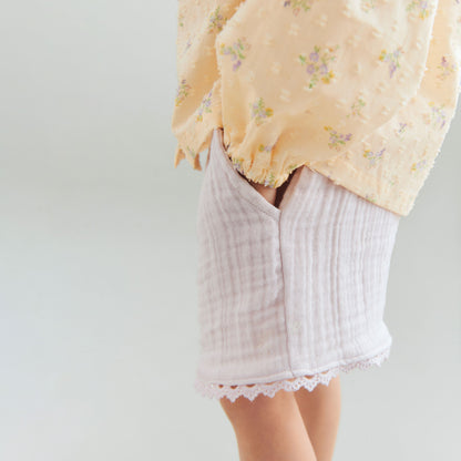 Wheat Musselin Shorts Eileen "Purple Light Flowers"