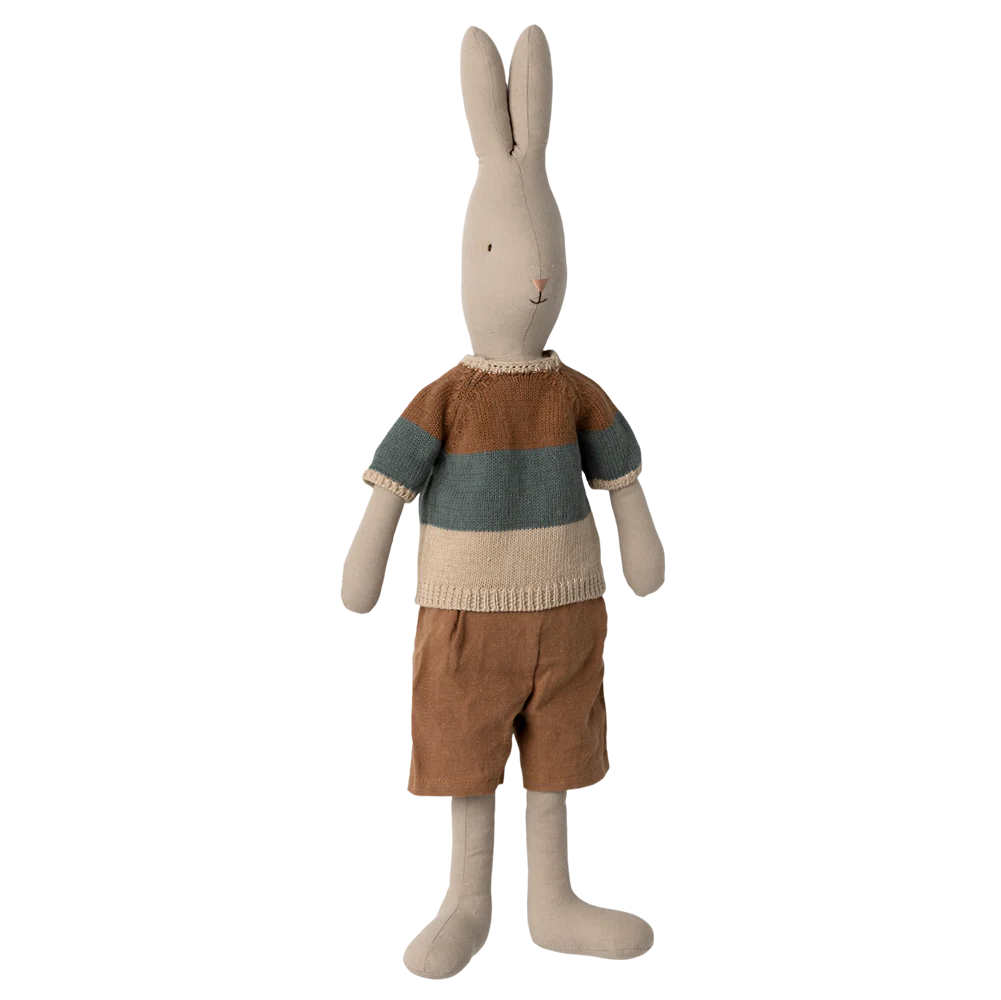 Maileg Hase, klassisch in Strickhemd und Shorts, Gr. 4