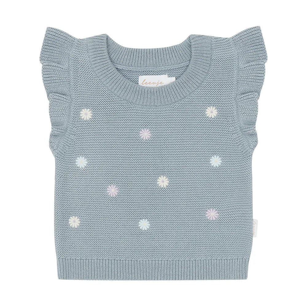 Leevje Stricktop mit Volantärmeln und floraler Stickerei