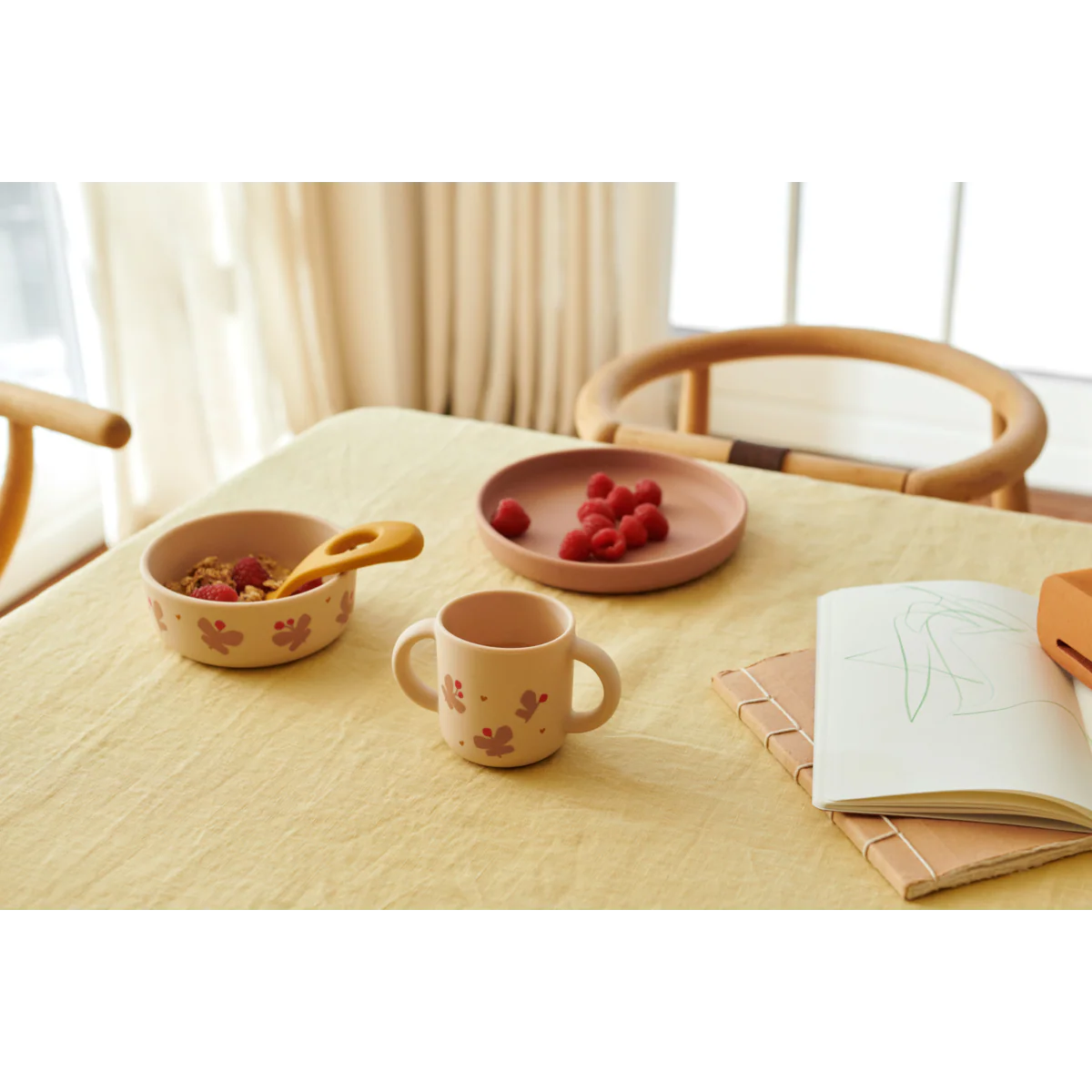 Liewood Vivi Silikon Geschirrset "Butterfly Apple Blossom"