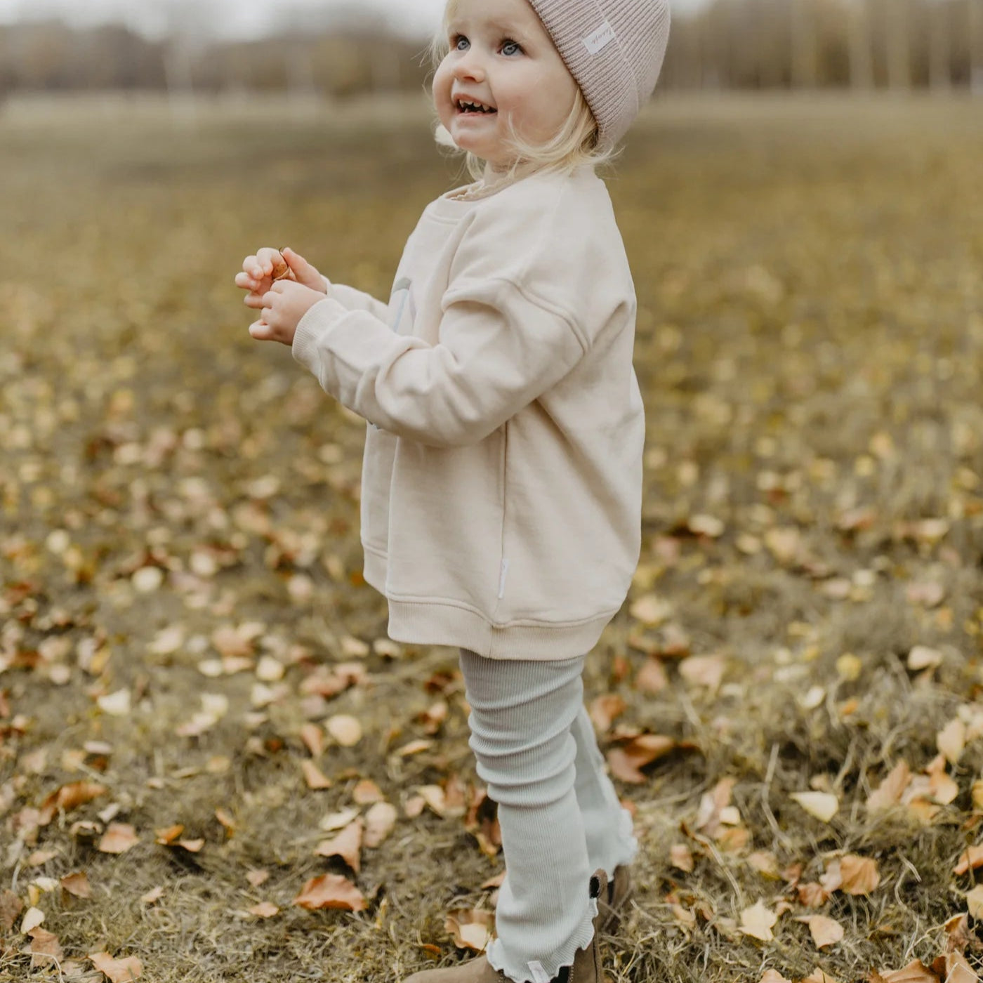Leevje Schlag-Leggings „Soft Green“ – mit Schleife aus Bio-Baumwolle