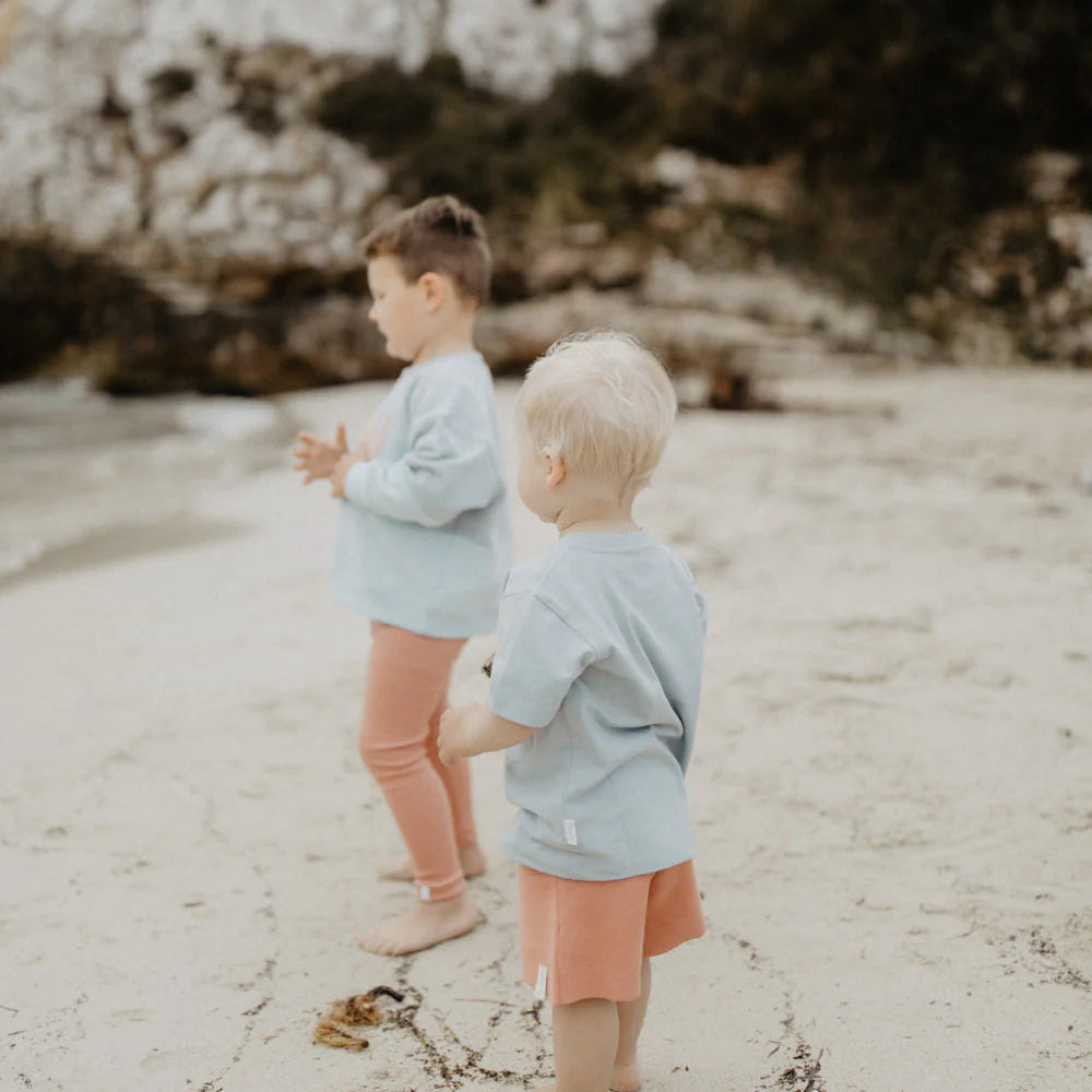 Leevje Unisex T-Shirt "Salt Sand Sea"