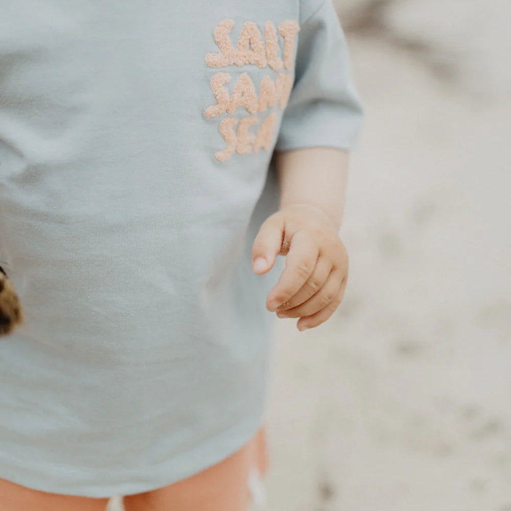 Leevje Unisex T-Shirt "Salt Sand Sea"