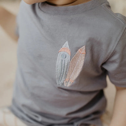 Leevje Unisex T-Shirt "Surfboards"