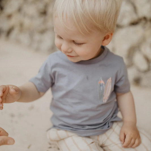 Leevje Unisex T-Shirt "Surfboards"